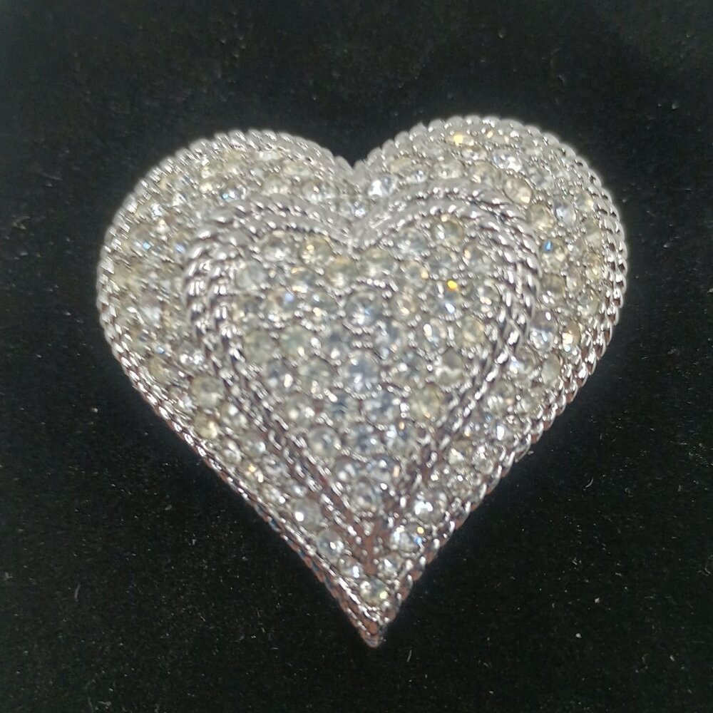 Vintage Signed E.Pearl Silver tone metal and clear rhinestone Heart Pendant/Bro